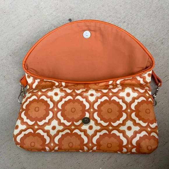 Petunia Pickle Bottom Diaper Bag Clutch - Picture 4 of 12